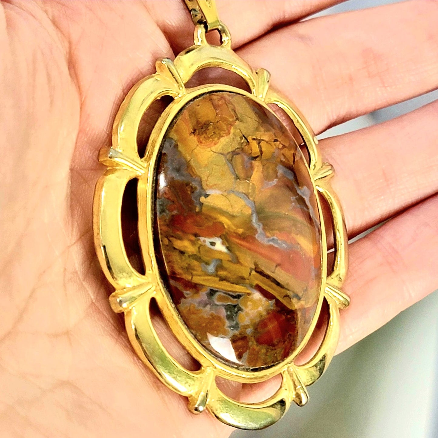 Red Jasper Pendant Necklace Gold Tone Chain Women Jewelry Stone Cabochon Vintage