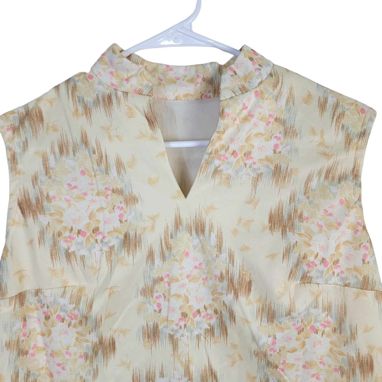 Vintage 70s Floral Tank Top Women 14 XL Beige Pink Sleeveless Shirt