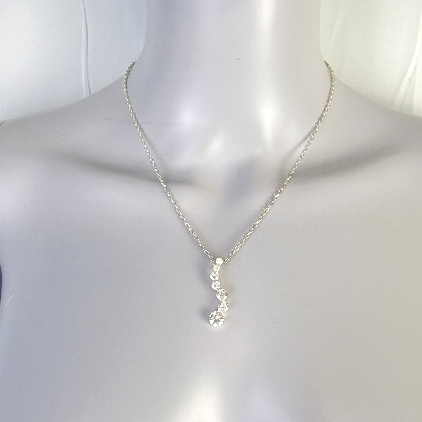 Crystal Cascade Necklace Silver Tone Clasp Women Jewelry Adjustable Chain New