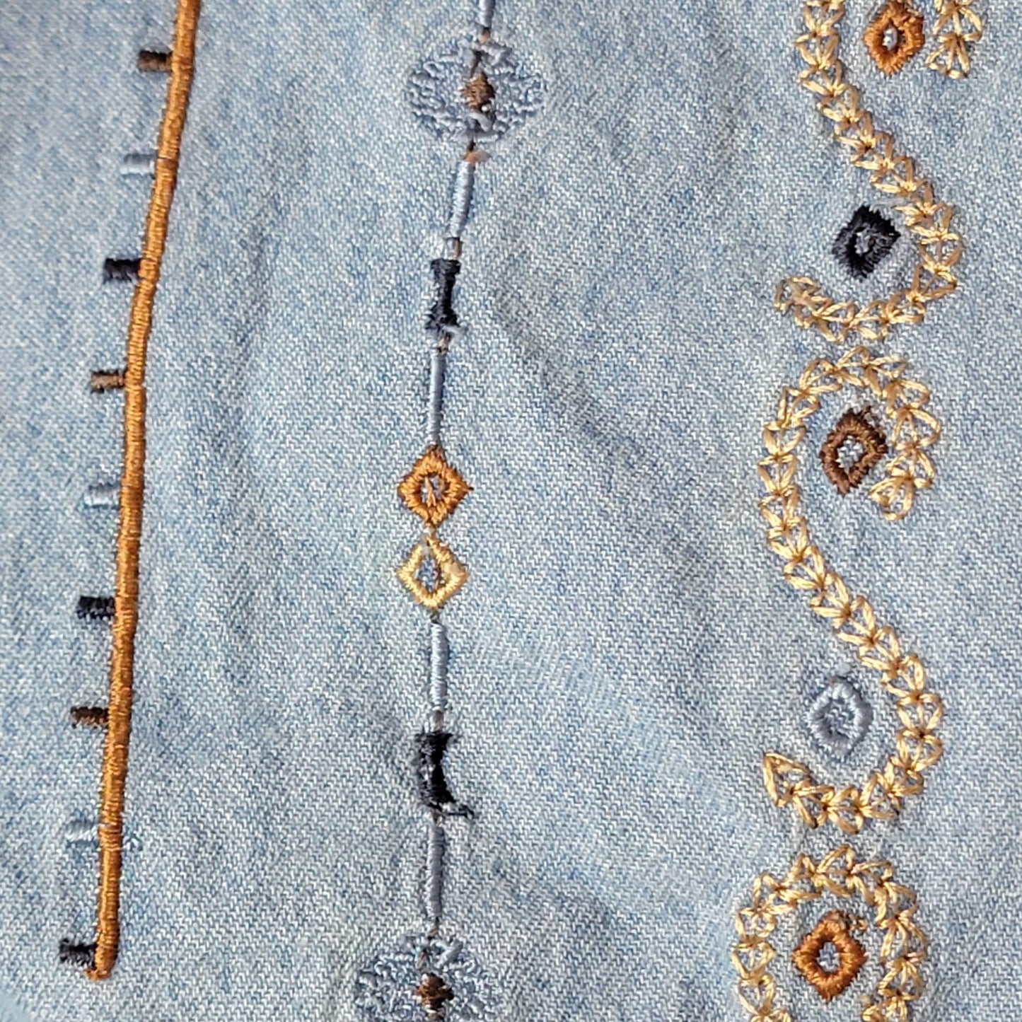 Vintage 90s Embroidered Denim Shirt Women Large