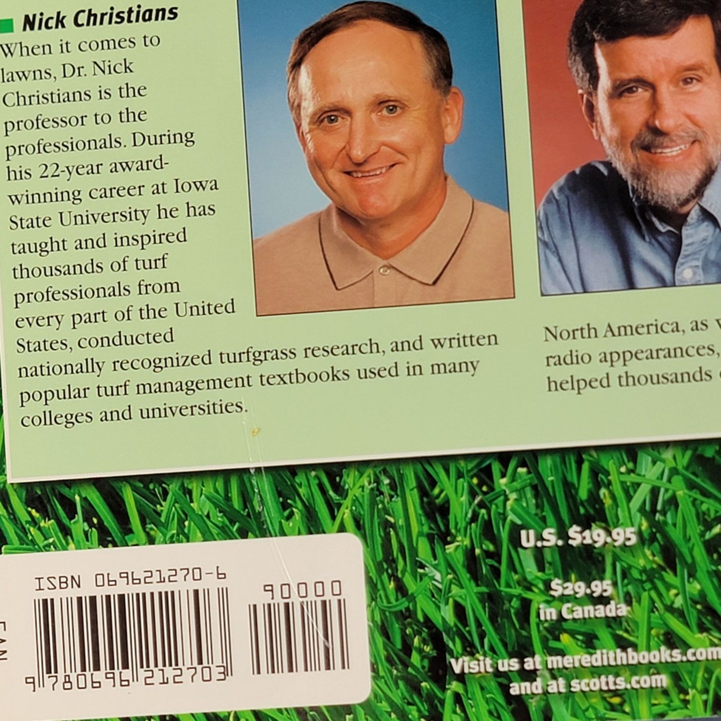 Vintage 2002 Scotts Lawn Paperback Book Reference Guide Grass Green Gardening