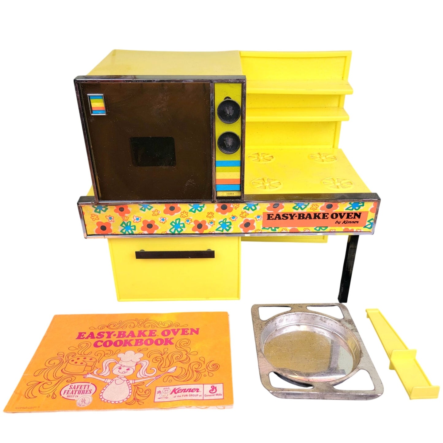 Kenner Easy Bake Oven Vintage 1972 Kitchen Toy Cookbook Pan Works Yellow 70s Fun